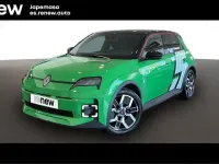 Usado Renault 5 E-Tech Techno 110 kW (150 CV) 2025 Verde pop con techo negro Berlina