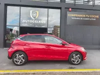 Usado Hyundai i20 100 CV (73 kW) 2025 Rojo Utilitario
