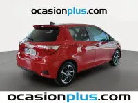 Usado Toyota Yaris 100 CV (73 kW) 2020 Rojo Utilitario
