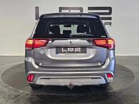 Usado Mitsubishi Outlander P-HEV Motion 224 CV (164 kW) 2018 Gris SUV