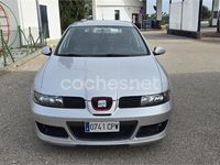 Usado Seat Leon Sport 150 CV (110 kW) 2003 Gris / plata Berlina