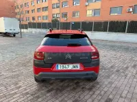 Usado Citroën C4 Shine 100 CV (73 kW) 2016 Rojo Berlina