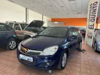 Usado Opel Astra Energy 110 CV (80 kW) 2009 Azul Familiar