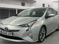 Usado Toyota Prius Advance 136 CV (100 kW) 2016 Gris / plata Berlina