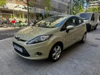 Usado Ford Fiesta Ambiente 68 CV (50 kW) 2009 Beige Berlina