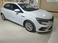 Usado Renault Mégane II Business 115 CV (84 kW) 2021 Blanco Berlina