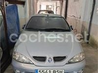 Usado Renault Mégane Coupé Dynamique 140 CV (102 kW) 2002 Gris / plata Coupe