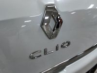 Usado Renault Clio IV LIMITED 90 CV (66 kW) 2017 Blanco Utilitario
