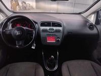 Usado Seat Toledo Sport 105 CV (77 kW) 2007 Gris Utilitario
