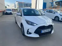 Usado Toyota Yaris Active 115 CV (84 kW) 2025 Blanco Utilitario