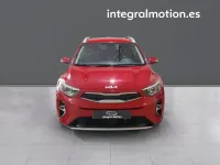 Usado Kia Stonic 100 CV (73 kW) 2024 Rojo SUV