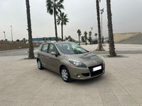 Usado Renault Scénic III Dynamique 110 CV (80 kW) 2011 Beige Monovolumen