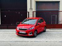 Usado Peugeot 108 Allure 72 CV (52 kW) 2021 Rojo Utilitario