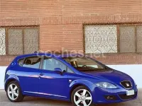 Usado Seat Leon Sport 140 CV (102 kW) 2005 Azul Utilitario