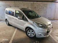 Usado Ford Grand Tourneo Connect Titanium 120 CV (88 kW) 2015 Gris / plata Monovolumen