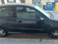 Usado Ford Focus Trend 100 CV (73 kW) 1999 Negro Berlina
