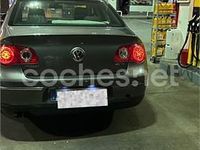 Usado VW Passat Advance 140 CV (102 kW) 2006 Gris / plata Familiar