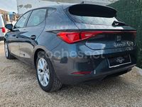 Usado Seat Leon Style 115 CV (84 kW) 2022 Gris / plata Berlina