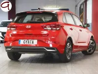 Usado Hyundai i30 100 CV (73 kW) 2024 Rojo Berlina