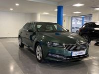 Usado Skoda Superb Ambition 150 CV (110 kW) 2021 Verde esmeralda metalizado Familiar