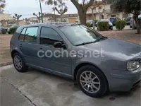 Usado VW Golf IV Highline 115 CV (84 kW) 2002 Gris / plata Berlina