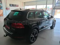 Usado VW Touareg 240 CV (176 kW) 2011 Negro SUV