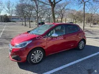 Usado Peugeot 208 Active 100 CV (73 kW) 2016 Rojo Utilitario