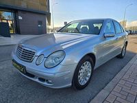 Usado Mercedes E280 Elegance 190 CV (139 kW) 2006 Gris / plata Berlina