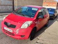 Usado Toyota Yaris Active 90 CV (66 kW) 2008 Rojo Berlina