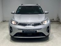 Usado Kia Stonic 100 CV (73 kW) 2023 Gris / plata SUV