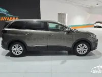 Usado Peugeot 5008 Active 120 CV (88 kW) 2017 Verde SUV