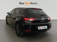 Usado Seat Leon Style 130 CV (95 kW) 2019 Negro