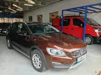 Usado Volvo V60 CC 150 CV (110 kW) 2018 Marrón Familiar