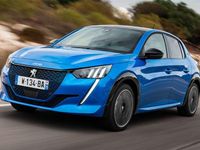 Usado Peugeot e-208 Allure 100 kW (136 CV) 2023 Blanco Utilitario