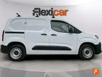 Usado Citroën Berlingo Feel 102 CV (75 kW) 2024 Blanco Monovolumen
