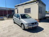 Begagnad VW Polo Conceptline 60 HK (44 kW) 1999 Grå Sedan