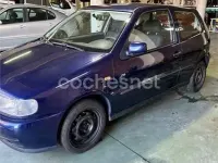 Usado VW Polo 60 CV (44 kW) 1999 Azul Berlina