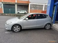 Usado Hyundai i30 Comfort 109 CV (80 kW) 2009 Gris / plata Berlina