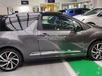 Usado DS Automobiles DS3 Be Chic 110 CV (80 kW) 2019 Gris / plata Berlina