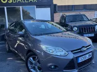 Usado Ford Focus 125 CV (91 kW) 2014 Gris / plata Berlina