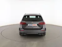 Usado Mercedes B180 AMG line 116 CV (85 kW) 2022 Gris Utilitario