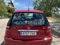 Usado Mercedes A180 Elegance 109 CV (80 kW) 2006 Rojo Monovolumen