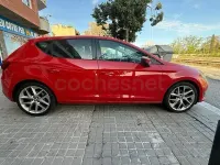 Usado Seat Leon FR 122 CV (89 kW) 2014 Granate Berlina