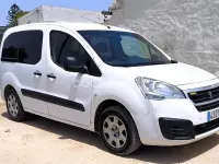 Usado Peugeot Partner Tepee Outdoor 100 CV (73 kW) 2016 Blanco Monovolumen