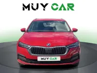 Usado Skoda Octavia Ambition 204 CV (150 kW) 2021 Rojo Familiar