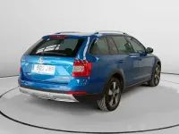 Usado Skoda Octavia 184 CV (135 kW) 2017 Azul SUV