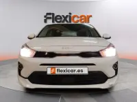 Usado Kia Rio 101 CV (74 kW) 2023 Blanco Berlina