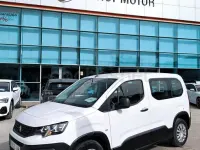 Usado Peugeot Rifter Active 100 CV (73 kW) 2021 Blanco Monovolumen