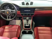 Käytetty Porsche Cayenne 460 HP (338 kW) 2021 Musta Katumaasturi