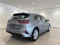 Usado Kia Ceed 120 CV (88 kW) 2024 Gris / plata Utilitario